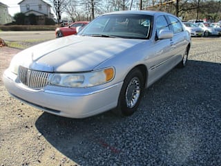 2001 Lincoln Town Car Cartier L 1LNHM85WX1Y614104 2001 Lincoln Town Car Cartier L