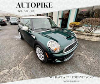 2010 MINI Cooper S WMWMF7C58ATZ72202 2010 MINI Cooper S