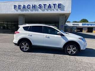 2018 Toyota RAV4 XLE JTMWFREV0JJ744727 2018 Toyota RAV4 XLE