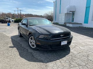 2014 Ford Mustang V6 1ZVBP8AM4E5214193 2014 Ford Mustang V6