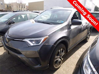 2018 Toyota RAV4 LE JTMBFREV0JJ212800 2018 Toyota RAV4 LE