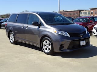 2019 Toyota Sienna 5TDZZ3DC1KS967655 2019 Toyota Sienna