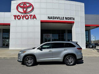2018 Toyota Highlander XLE 5TDKZRFH1JS532355 2018 Toyota Highlander XLE