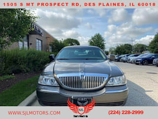 2003 Lincoln Town Car Executive 1LNHM81WX3Y634832 2003 Lincoln Town Car Executive