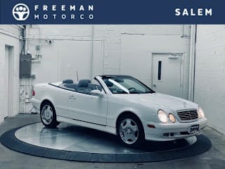 2000 Mercedes-Benz CLK CLK 320 WDBLK65G7YT045381 2000 Mercedes-Benz CLK CLK 320