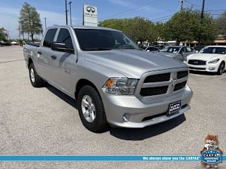 2018 Ram Pickup 1500 Express 1C6RR6KG5JS101459 2018 Ram Pickup 1500 Express