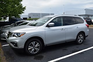 2019 Nissan Pathfinder S 5N1DR2MM9KC639880 2019 Nissan Pathfinder S