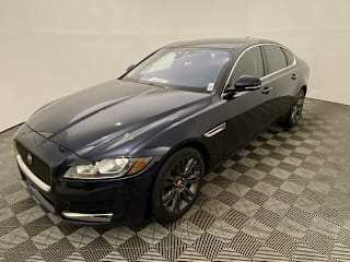 2017 Jaguar XF 35t Premium SAJBJ4BV7HCY42545 2017 Jaguar XF 35t Premium