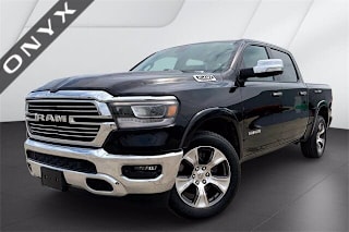 2019 Ram Pickup 1500 Laramie 1C6SRFJT5KN677424 2019 Ram Pickup 1500 Laramie