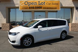 2018 Chrysler Pacifica Touring Plus 2C4RC1FG6JR128579 2018 Chrysler Pacifica Touring Plus