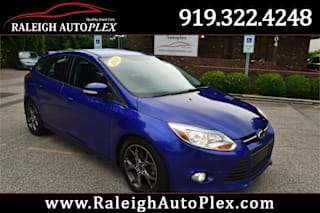 2014 Ford Focus SE 1FADP3K28EL323429 2014 Ford Focus SE