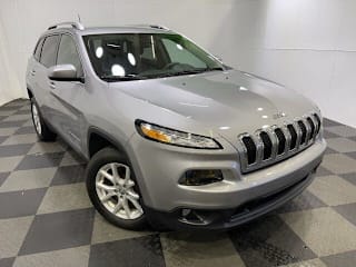 2017 Jeep Cherokee Latitude 1C4PJLCSXHW566038 2017 Jeep Cherokee Latitude