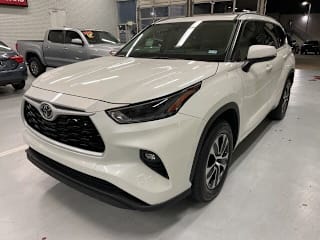 2021 Toyota Highlander XLE 5TDGZRAH7MS518574 2021 Toyota Highlander XLE
