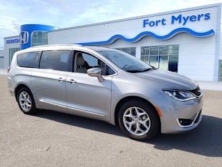 2020 Chrysler Pacifica Limited 2C4RC1GG0LR130801 2020 Chrysler Pacifica Limited