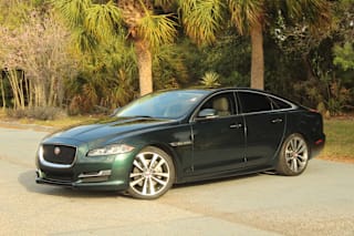 2018 Jaguar XJ R-Sport SAJWA1C74J8W15757 2018 Jaguar XJ R-Sport