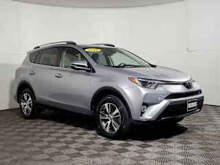 2018 Toyota RAV4 XLE JTMWFREV8JD123217 2018 Toyota RAV4 XLE