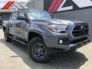 2018 Toyota Tacoma SR5 V6 3TMAZ5CN2JM056325 2018 Toyota Tacoma SR5 V6