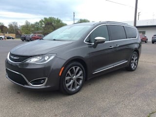 2018 Chrysler Pacifica Limited 2C4RC1GG3JR186678 2018 Chrysler Pacifica Limited