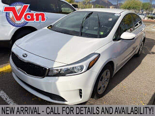 2017 Kia Forte LX 3KPFK4A72HE047007 2017 Kia Forte LX