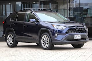 2019 Toyota RAV4 2T3A1RFV8KW067825 2019 Toyota RAV4