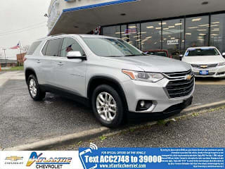 2018 Chevrolet Traverse LT Cloth 1GNEVGKW3JJ252748 2018 Chevrolet Traverse LT Cloth