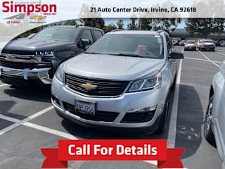 2017 Chevrolet Traverse LS 1GNKRFKDXHJ337757 2017 Chevrolet Traverse LS