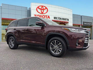 2019 Toyota Highlander XLE 5TDJZRFH4KS986015 2019 Toyota Highlander XLE