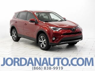 2018 Toyota RAV4 XLE 2T3WFREV7JW479483 2018 Toyota RAV4 XLE