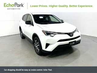 2018 Toyota RAV4 LE JTMBFREV3JJ735387 2018 Toyota RAV4 LE