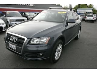 2011 Audi Q5 2.0T quattro Premium WA1CFAFP4BA031989 2011 Audi Q5 2.0T quattro Premium