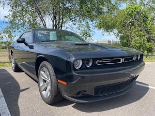2020 Dodge Challenger SXT 2C3CDZAG2LH196125 2020 Dodge Challenger SXT