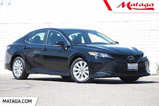 2020 Toyota Camry LE 4T1L11AK1LU323062 2020 Toyota Camry LE