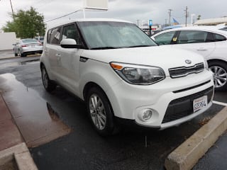 2019 Kia Soul + KNDJP3A58K7696581 2019 Kia Soul +