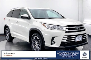 2018 Toyota Highlander XLE 5TDJZRFH0JS561938 2018 Toyota Highlander XLE