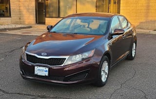 2011 Kia Optima LX KNAGM4A77B5136537 2011 Kia Optima LX