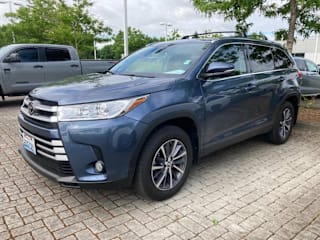2019 Toyota Highlander XLE 5TDJZRFH8KS701834 2019 Toyota Highlander XLE