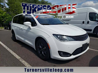2019 Chrysler Pacifica Touring Plus 2C4RC1FG7KR548773 2019 Chrysler Pacifica Touring Plus