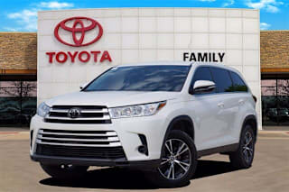 2019 Toyota Highlander LE 5TDZARFH2KS047794 2019 Toyota Highlander LE