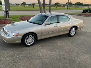 2006 Lincoln Town Car Signature 1LNHM81V76Y628207 2006 Lincoln Town Car Signature
