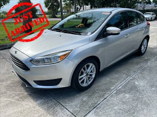 2016 Ford Focus SE 1FADP3K20GL359456 2016 Ford Focus SE