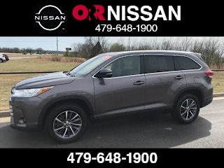 2019 Toyota Highlander XLE 5TDKZRFH0KS560231 2019 Toyota Highlander XLE