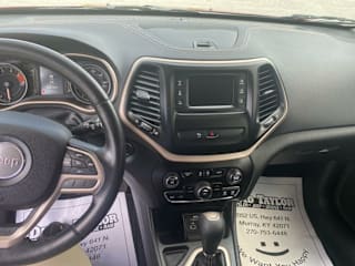 2017 Jeep Cherokee 1C4PJLCS1HW607379 2017 Jeep Cherokee