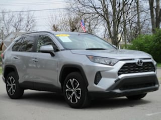 2020 Toyota RAV4 LE JTMH1RFV2LD046837 2020 Toyota RAV4 LE