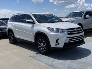 2019 Toyota Highlander XLE 5TDJZRFH7KS578365 2019 Toyota Highlander XLE