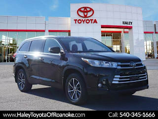 2019 Toyota Highlander XLE 5TDJZRFH9KS579789 2019 Toyota Highlander XLE