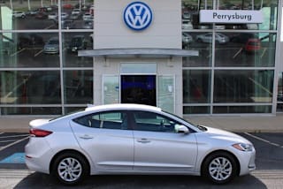 2017 Hyundai Elantra SE KMHD74LF0HU329804 2017 Hyundai Elantra SE
