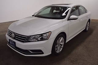 2018 Volkswagen Passat 2.0T SE 1VWBA7A32JC020674 2018 Volkswagen Passat 2.0T SE