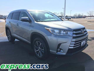 2019 Toyota Highlander XLE 5TDJZRFH3KS565614 2019 Toyota Highlander XLE