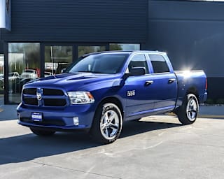 2018 Ram Pickup 1500 Express 1C6RR7KG2JS258307 2018 Ram Pickup 1500 Express