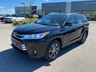 2019 Toyota Highlander XLE 5TDJZRFH7KS577796 2019 Toyota Highlander XLE